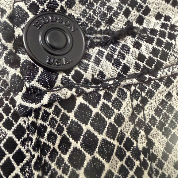 Hudson Nico Mid Rise Super Skinny Snake Pattern  - Black and Gray Size 28 Pants - Picture 6 of 16